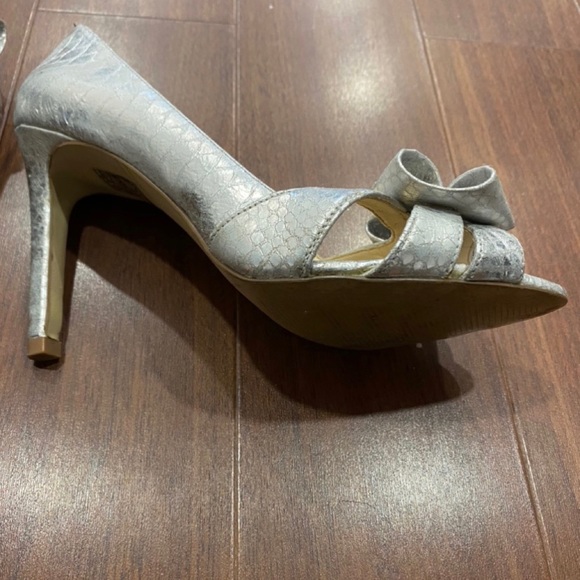 Silver Heels ❤️ - Picture 3 of 5